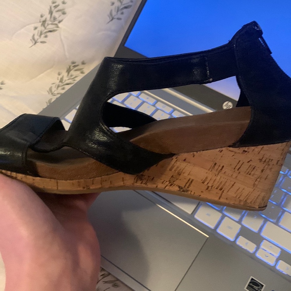 Looks nice and comfortable